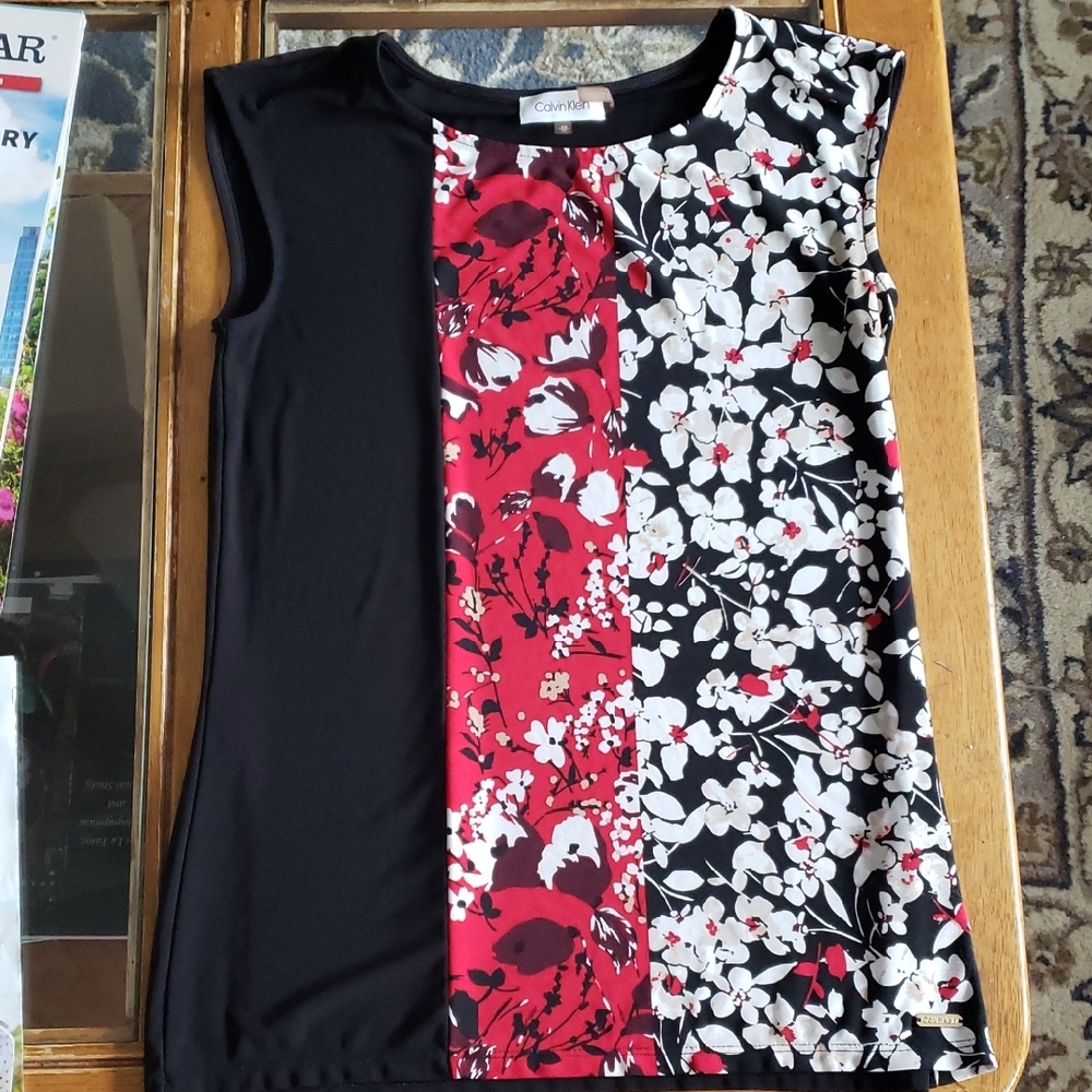 Calvin Klein Women's Sleeveless Black. White and Red Floral Top. Size XS